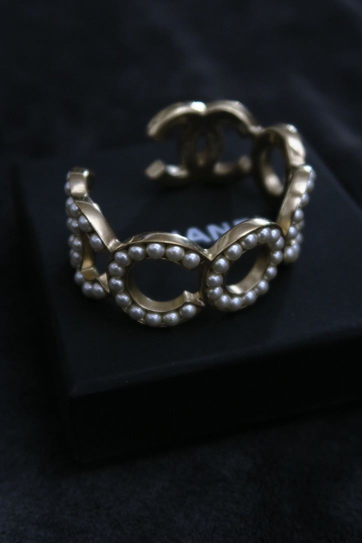 Chanel pearls gold bracelet
