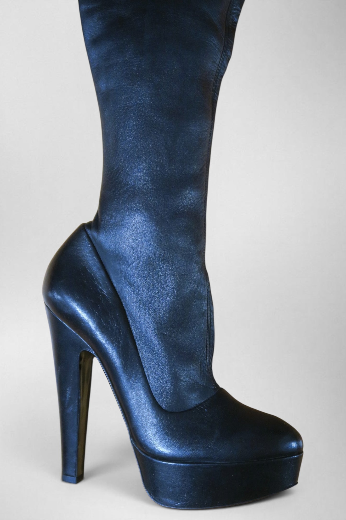 Alaia ultra platform knee boots