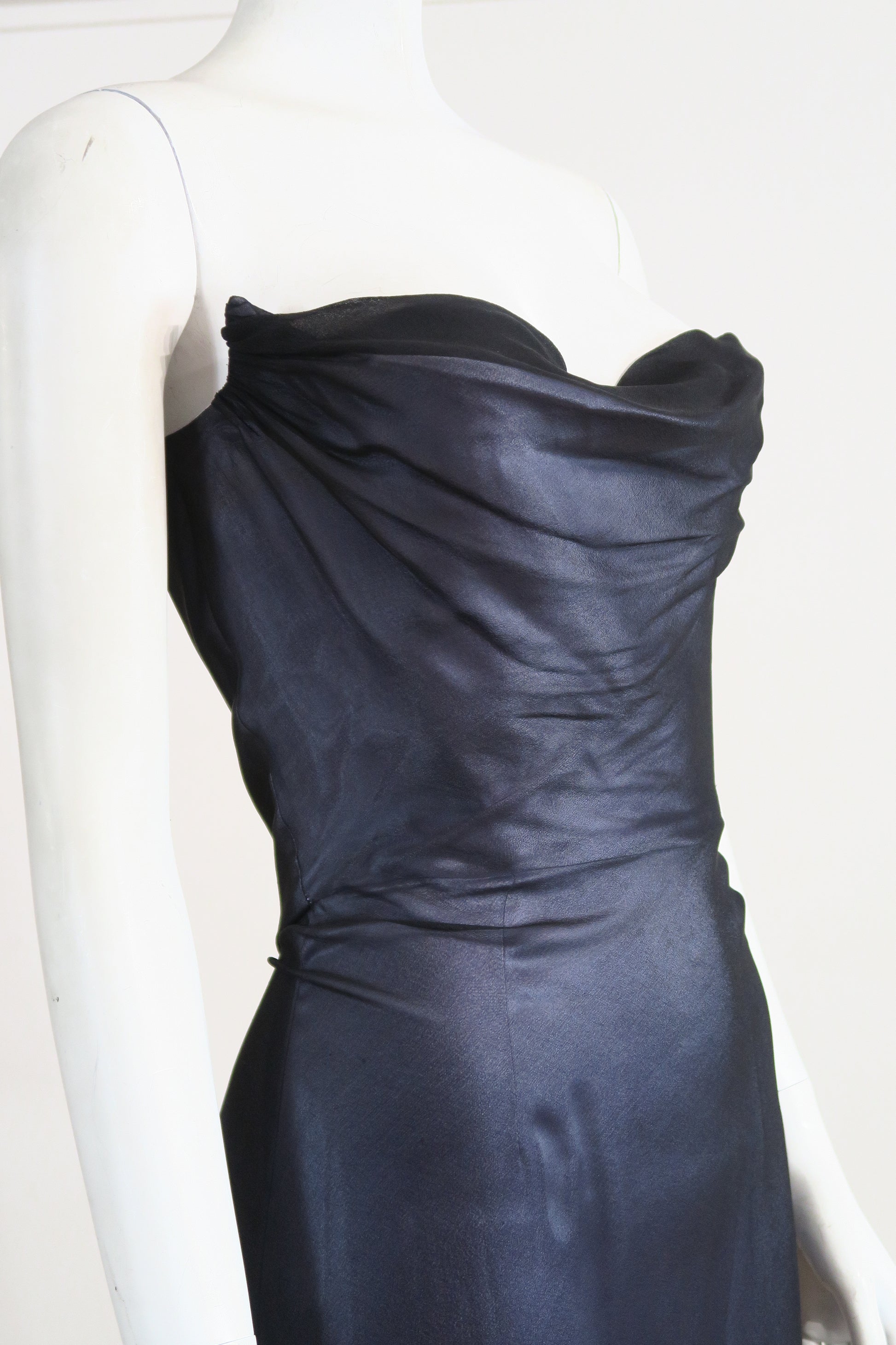richard tyler resort 2001 ruffle dress Richard tyler resort 2001