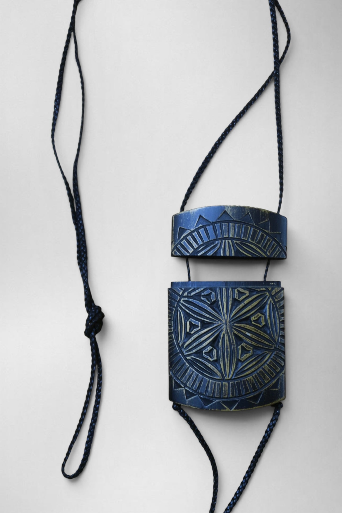 Gucci 2002 runway carved wooded clutch
