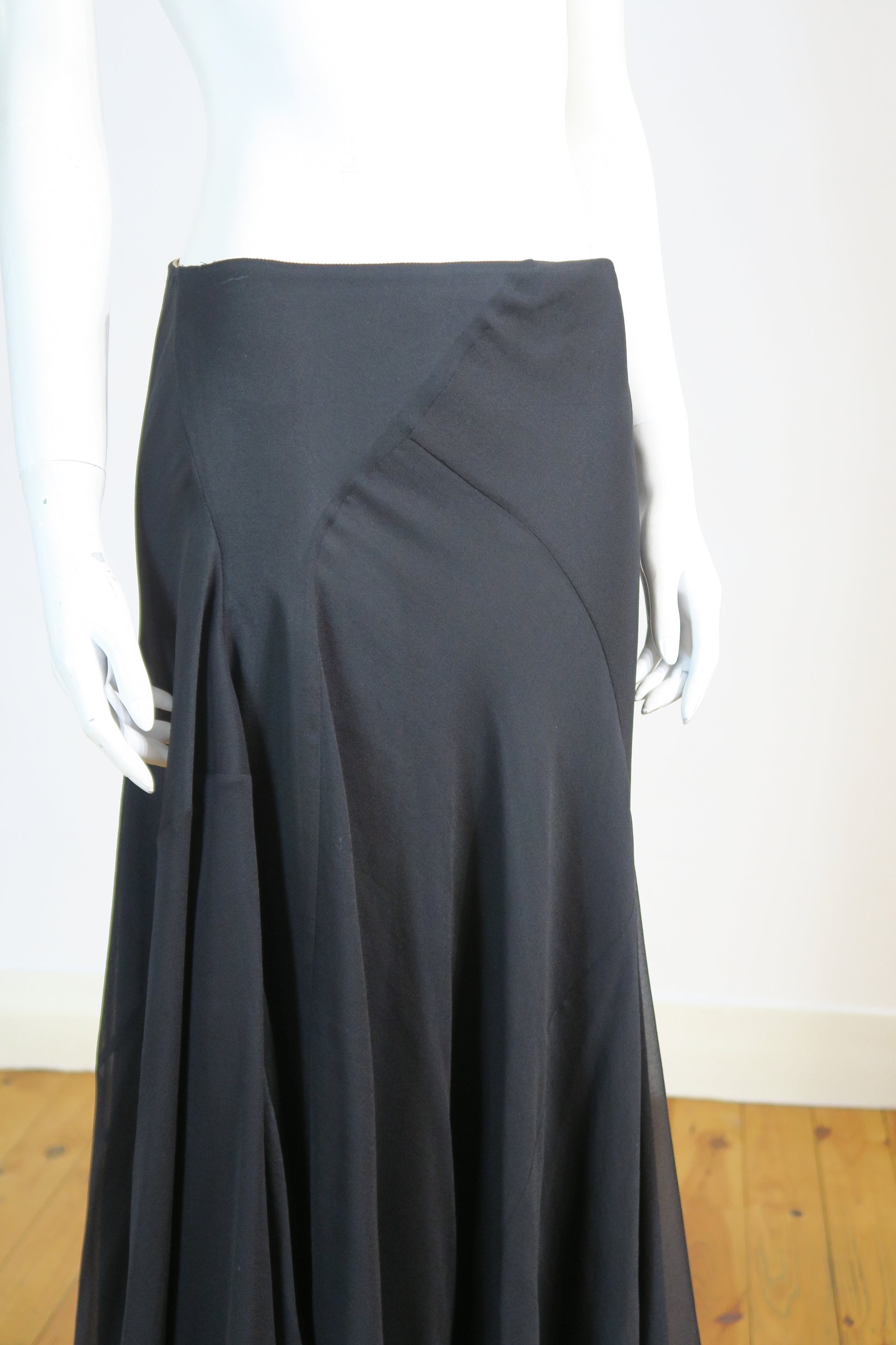 Chloé vintage skirt fluid silhouette black Paris
