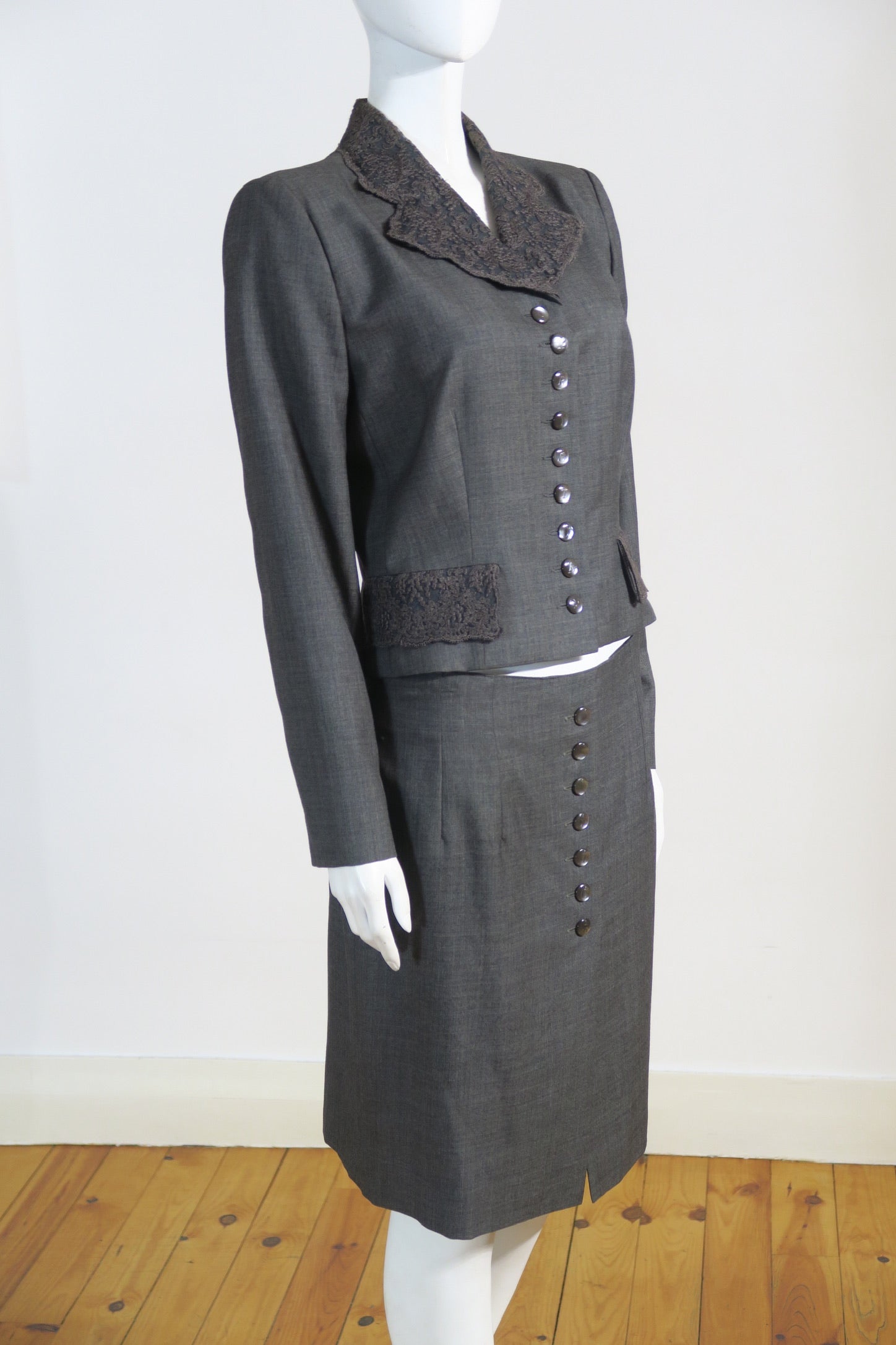 Dior 1997 Galliano skirt suit lace collar Paris