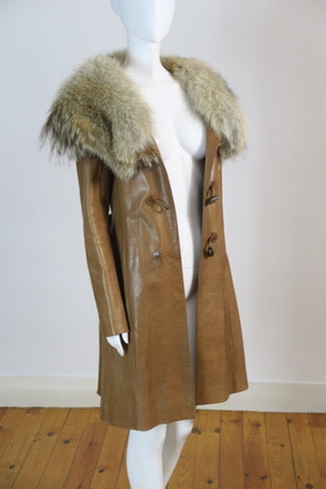 Fendi fur collar long coat toggle