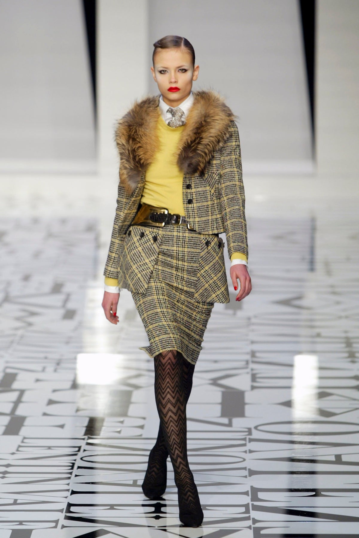 Valentino fall 2004 fur collar plaid jacket and skirt set